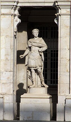Estatua de Trajano situada en el Palacio Real de Madrid.