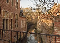 Canal sobre el río Dijle