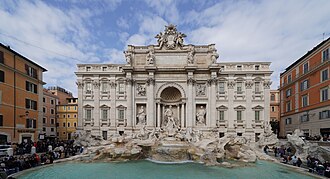 Vista general de la Fontana de Trevi adosada al Palacio Poli en Roma.
