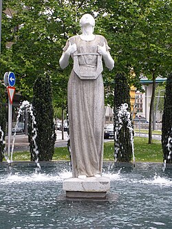 Versión vestida de la escultura