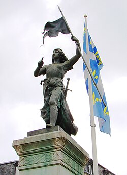 Escultura de Juana de Arco en Compiègne