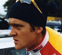Viatcheslav Djavanian participando en la clásica París-Tours en 1998