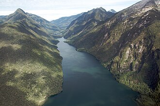 Vista del Lago Negro en el Parque Pumalín.