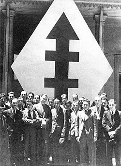 Fotografía de la Falange Nacional en Chile.