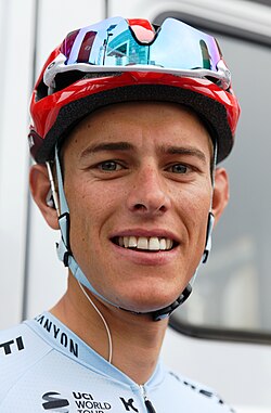 Nils Politt en una competición ciclista