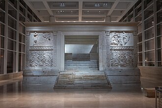 Estructura arquitectónica y entorno moderno del Museo del Ara Pacis