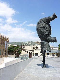 Gran elefante enhiesto (2009), en Barcelona