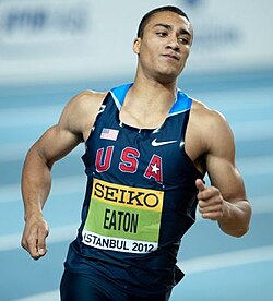 Ashton Eaton compitiendo
