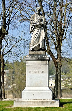 Estatua de François Rabelais en Tours