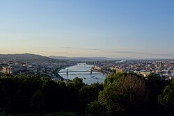 Vista panorámica de Budapest durante el atardecer