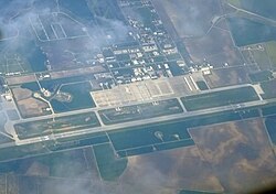 Pista de aterrizaje de la base