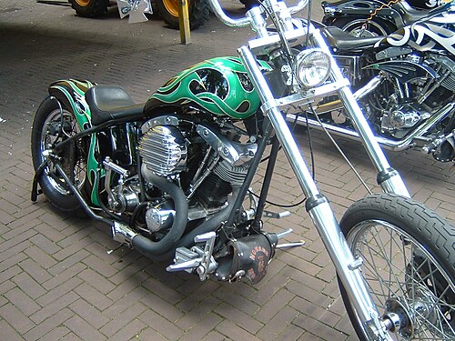 Una motocicleta Harley Davidson customizada