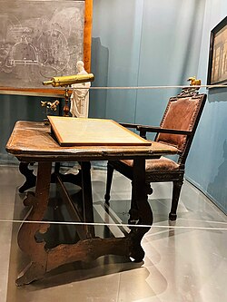 Cátedra y pizarra utilizadas por Alessandro Volta en Pavía