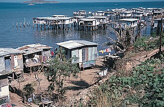 Casas sobre postes en Port Moresby, Papúa Nueva Guinea