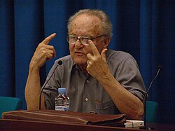 Gabriel Jackson impartiendo una conferencia en Barcelona en 2006