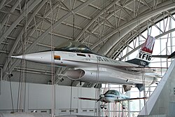 Prototipo YF-16 expuesto en un museo