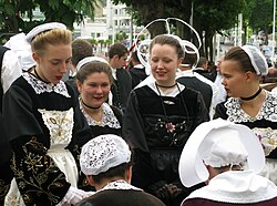 Trajes regionales tradicionales de Bretaña