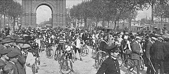 Fotografía histórica relacionada con la competición ciclista de la época