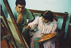 Débora Arango junto al pintor Mateo Blanco