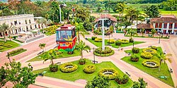 Réplica de la plaza de Bolívar de Armenia en el Parque del Café