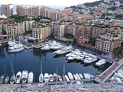 Distrito de Fontvieille en Mónaco construido totalmente sobre el mar