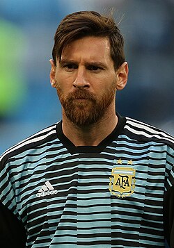 Lionel Messi con sus trofeos de la Bota de Oro.