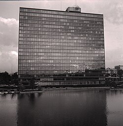 Palacio ENI en Roma fotografiado por Paolo Monti en 1967