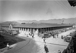 Exterior de la plaza del Mercado de Medellín, 1928