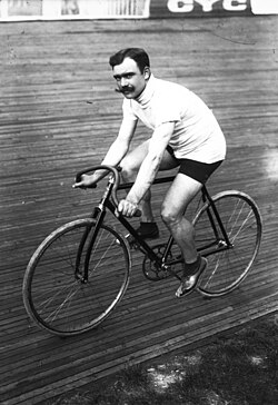 Retrato fotográfico histórico de Louis Trousselier