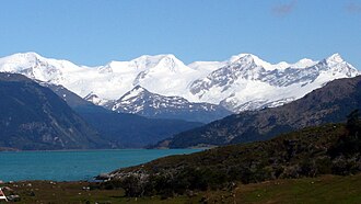 Glaciar Stoppani visto desde el fiordo Yendegaia