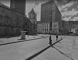 Instalación artística en espacios del banco
