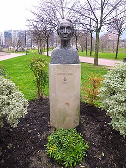 Monumento a Dolores Ibárruri en Bilbao