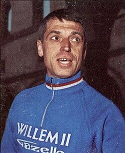 Rik Van Looy en una etapa ciclista