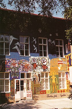 Fachada del Art Brut Center Gugging en Viena