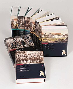 Las tres primeras ediciones en francés, alemán e italiano