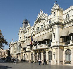 Edificaciones de la capitanía al Puerto Viejo.
