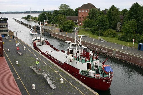 Esclusas pequeñas en Kiel-Holtenau