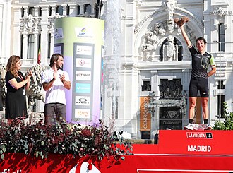 Fotografía de una ceremonia de entrega de premios en el ciclismo en ruta femenino