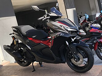 Una motoneta estándar Yamaha Aerox