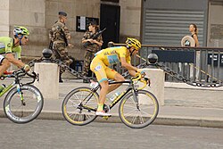 Vincenzo Nibali celebrando en una de las grandes vueltas