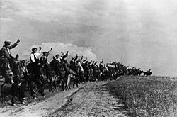Jornaleros trabajando en los campos de Extremadura durante la década de 1930.