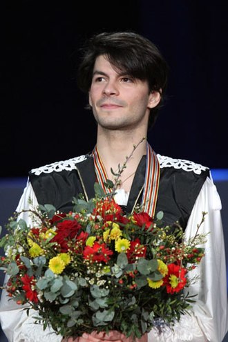 Stéphane Lambiel en la ceremonia de medallas del Campeonato Europeo de 2010.