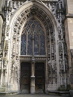 Portal occidental o portal Montfalcon