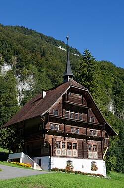 Arquitectura típica de la región alpina de Unterwalden.