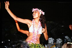 Bailarina tradicional de las Islas Cook