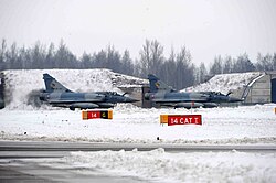 Aviones Mirage-2000 franceses desplegados en la base aérea de Šiauliai.