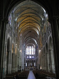Interior de la basílica