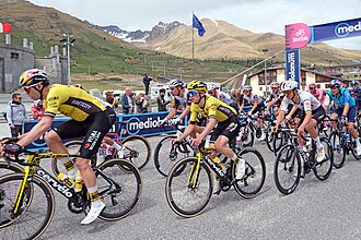 Imagen de la carrera del Giro de Italia 2025