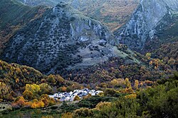 Turismo rural: enclave pintoresco en las montañas.
