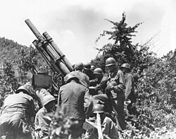 Posición de artillería estadounidense desplegada cerca del río Kum en julio de 1950.